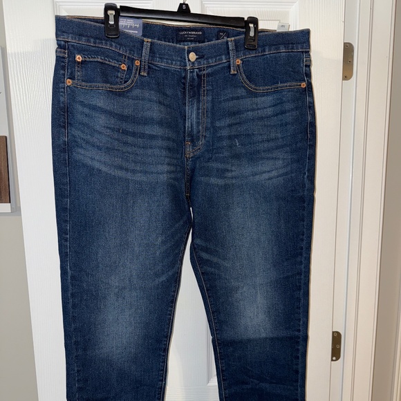 NEW MENS LUCKY JEANS - Picture 1 of 3
